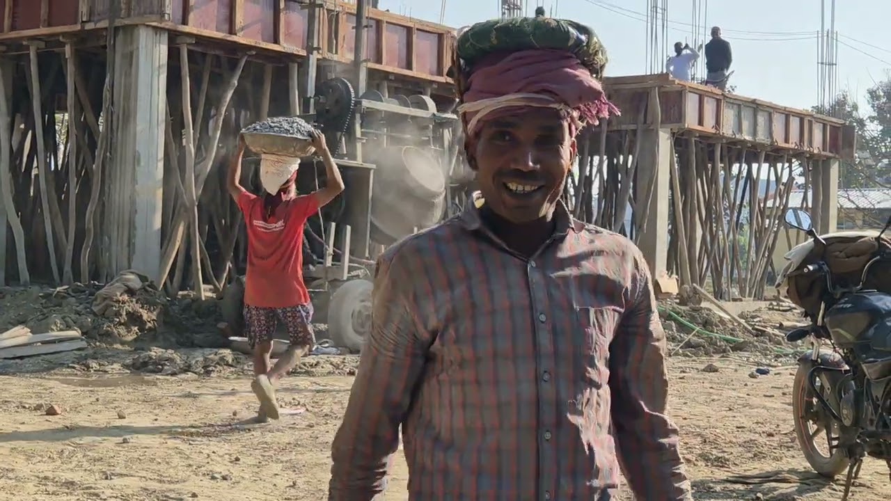 #कुमारगंज यूनिवर्सिटी में 3000 स्क्वायर फीट का छठ का स्लिप डाल रहा है #Altaf 🏗️lip machine wale 