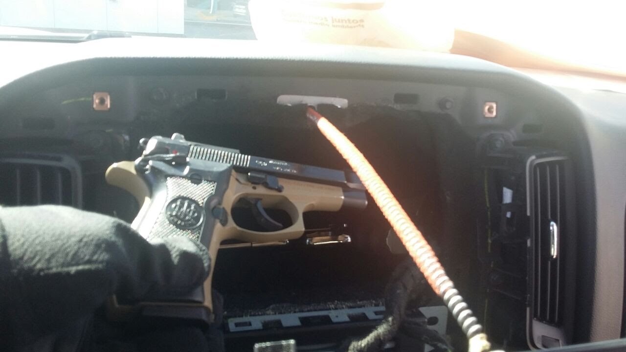 Policía Federal asegura armas de fuego en compartimento oculto en Sonora