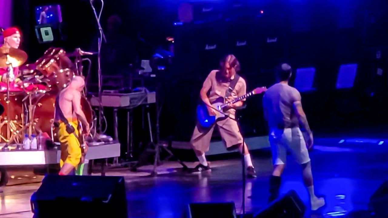 Red Hot Chili Peppers live - Around the world