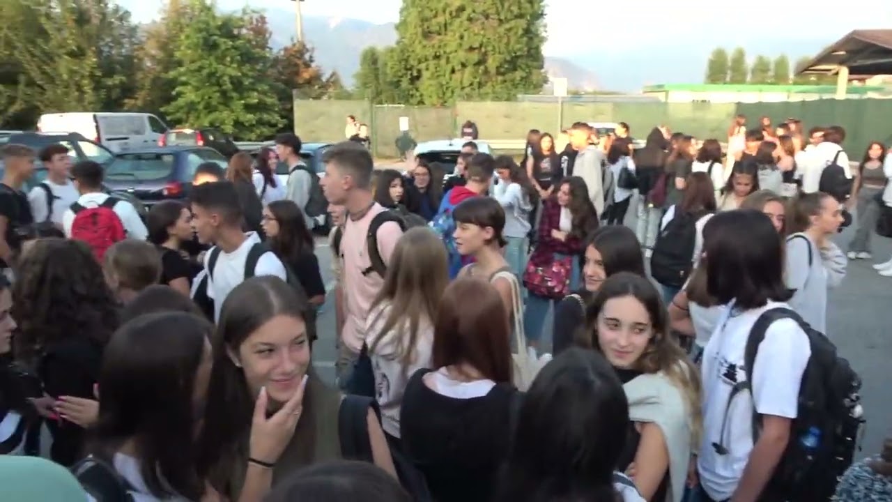 Sono 17.636 gli studenti che sono tornati oggi sui banchi di scuola