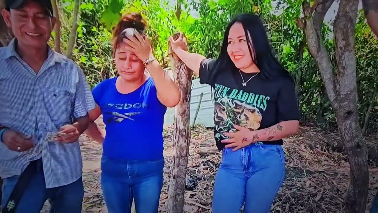 Chenta del pel0 Agarro a Ingrid Hay padre! Se le meti0 el chamuko los socios le 