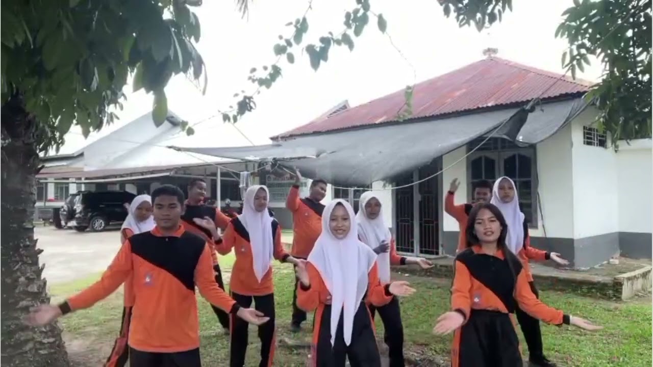 kelompok 4.....Senam Maumere