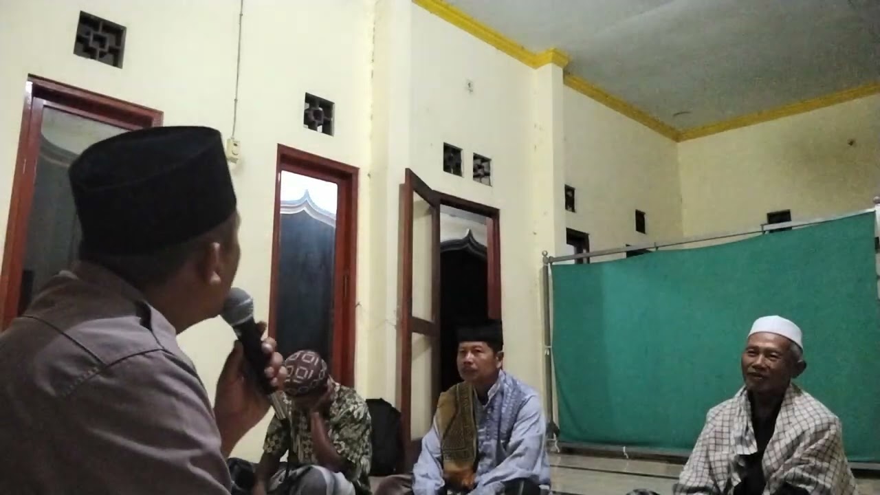 SILATURAHMI SHOLAT MAGRIB OLEH AKP DANANG RW KAPOLSEK KARAS POLRES MAGETAN JATIM DI MASJID KARAS
