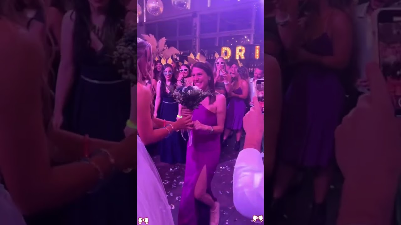 Bouquet toss surprise proposal bouquet toss #bouquet #wedding #surpise #foryou #usa
