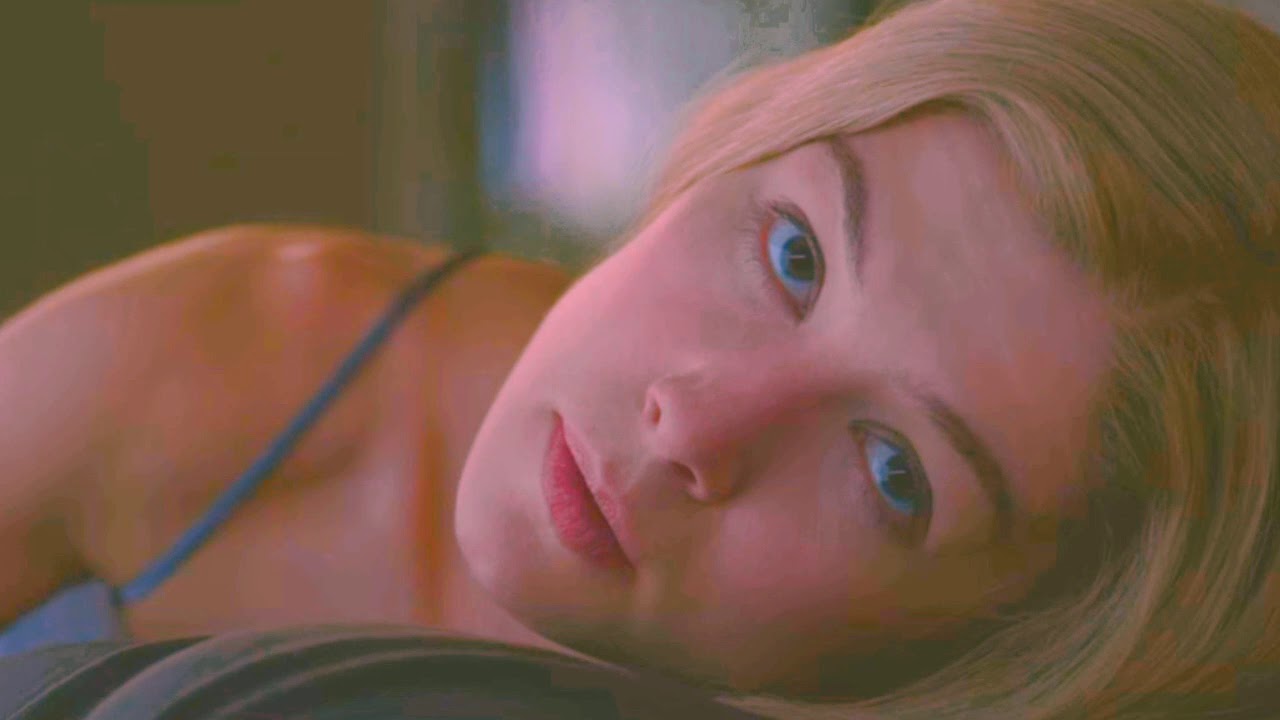 Cool girl ft. Amy Dunne ( Gone Girl )