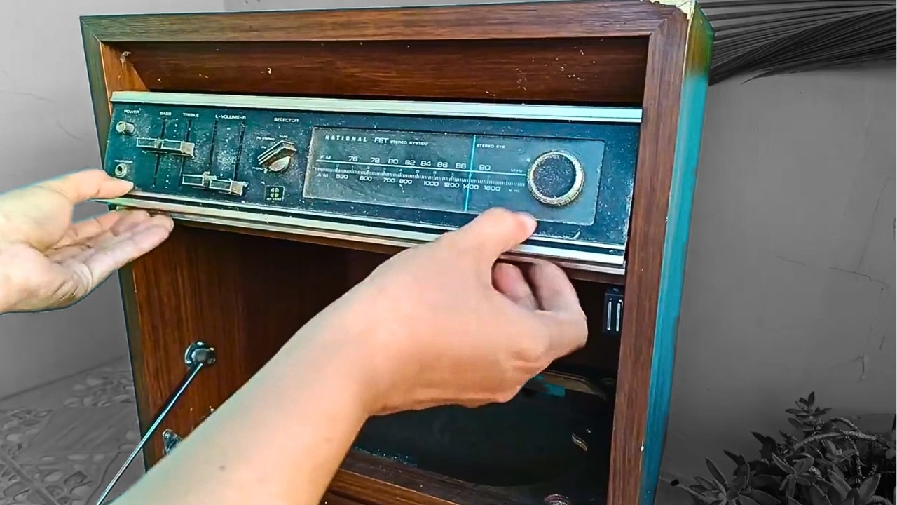 1970s Hi-Fi Stereo Console Restoration