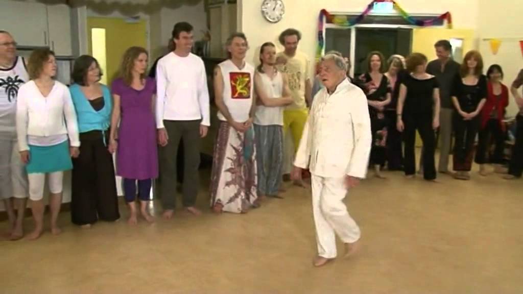 Rolando Toro Biodanza Demonstratie intense dans 1