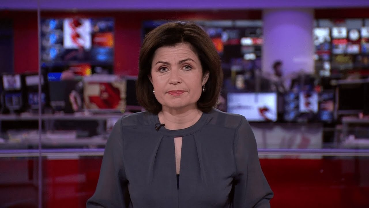 BBC News at Ten (Headlines + Intro - 2/12/21) [1080p50]