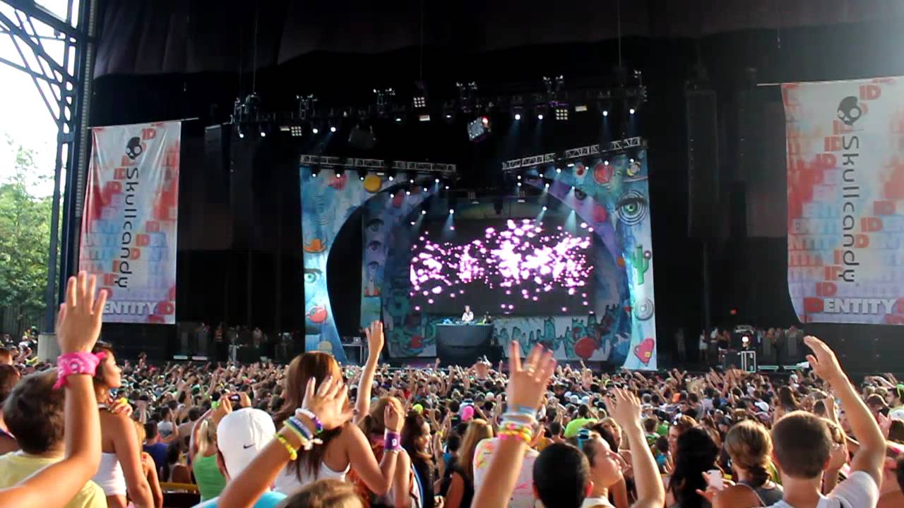 Avicii - Seek Bromance - ID Festival 2011 - Bristow, VA (HD)