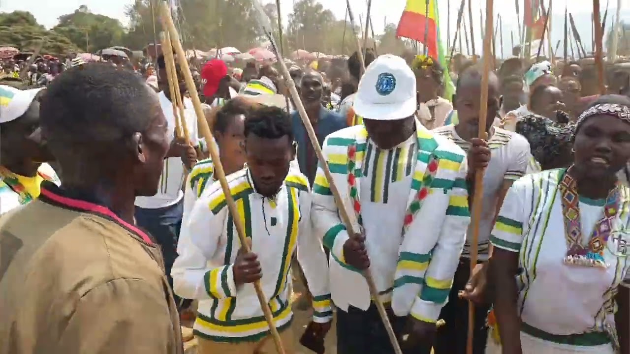 | ትከሻ ቲራ | ሉቃስ ቤኒ  አዲስ የሸኮ ብሄረሰብ ዘመን መለወጫ ሙዚቃ | Tikasha Tira | Sheko's new year song by Lukas Beni