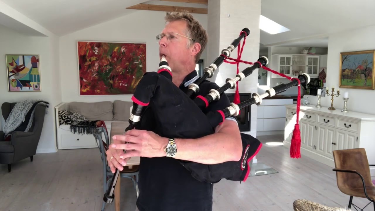 I See Mull. Duncan MacRae bagpipes SL10