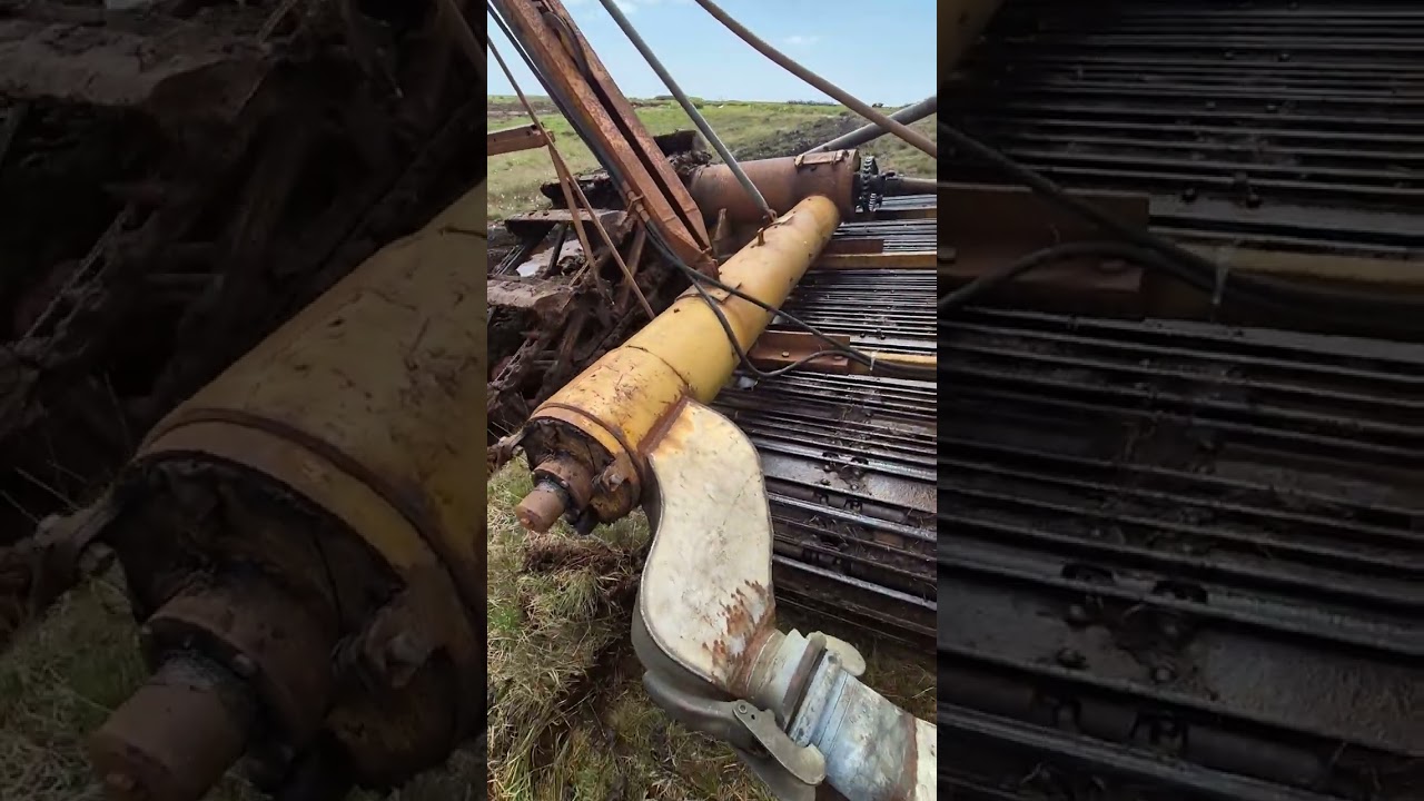 Self loading Peat harvesting/Turf cutting machine