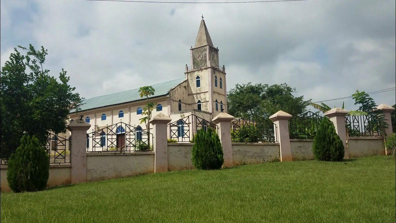 Besease. A town after Ejisu. Besease town Tour. Ashanti Region.