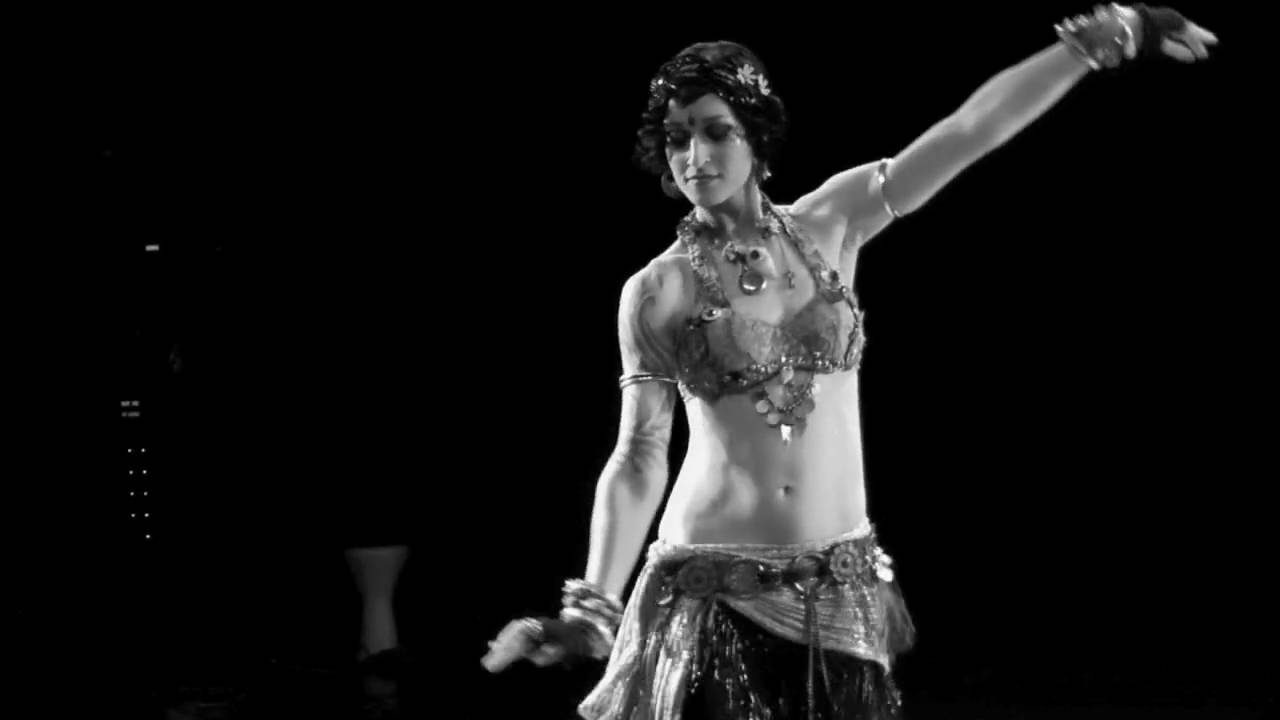 Samantha Emanuel @ Beyond Bellydance  :: B/W ::