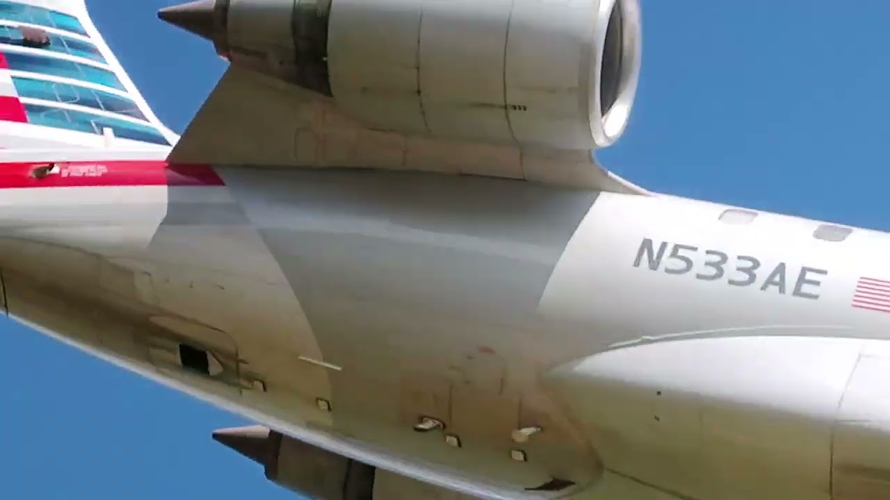 🇺🇲 Enjoy The Moment At Reagan National A Perfect Landing At The Airport 🛬🛫✈️