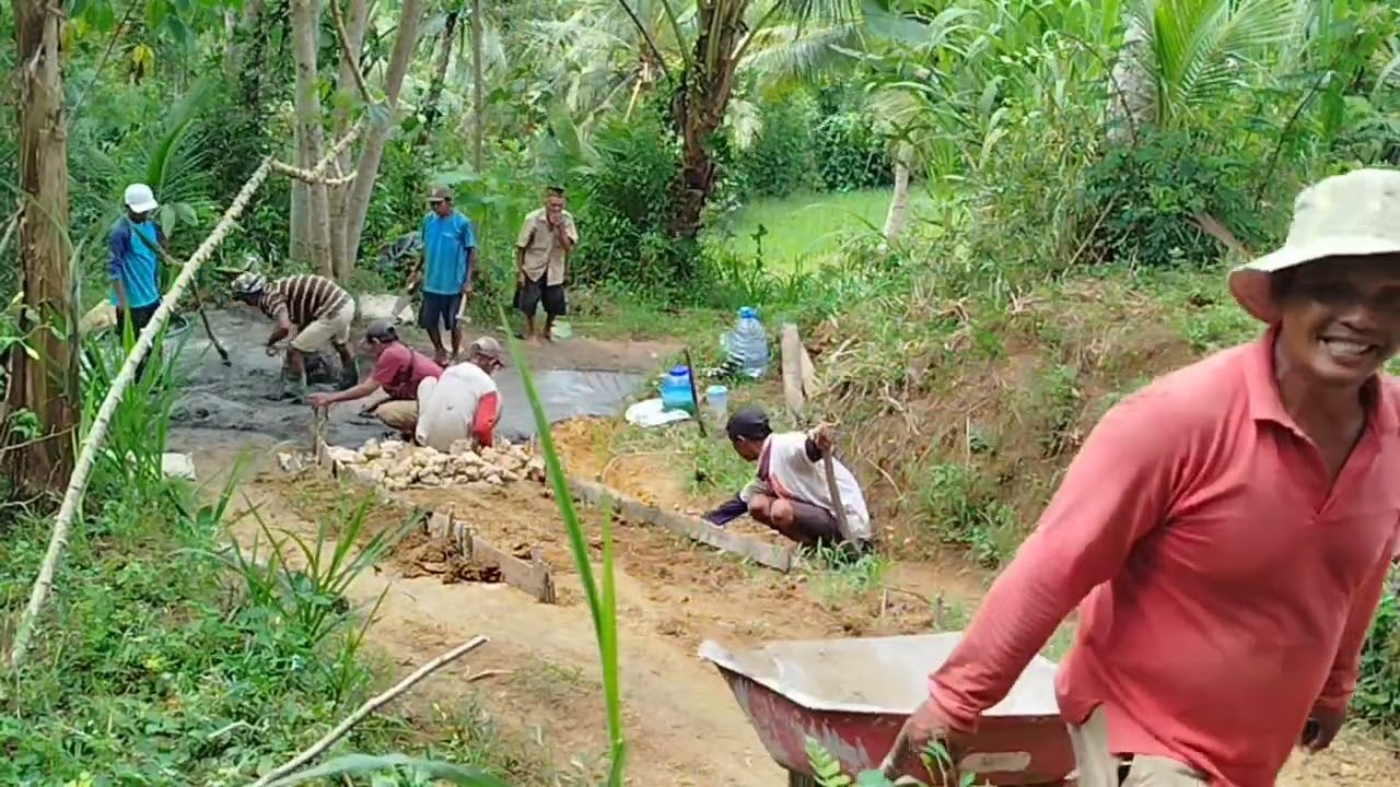 Tanjakan sarimin yang paling tinggi selesai di cor dan sudah bisa di lalui motor 