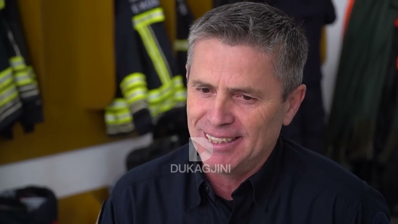Si i shpëtoi dhjetëra jetë njerëzish Blerim Gashi për 25 vjet pune si zjarrfikës?