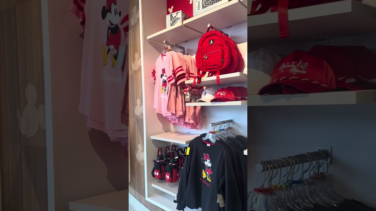 Магазин Disney в аэропорту? 12-й день ежедневного обмена волшебством Disney ✨