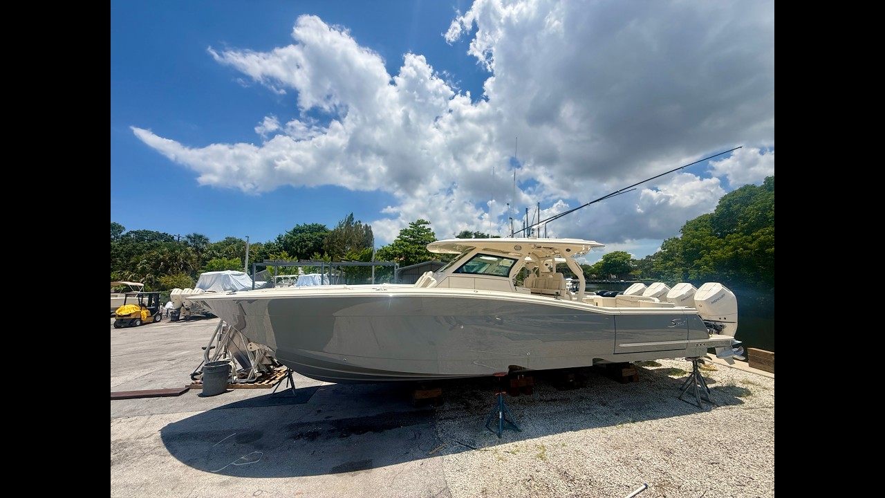 BOAT OF THE WEEK! 2026 Scout 400 LXF!
