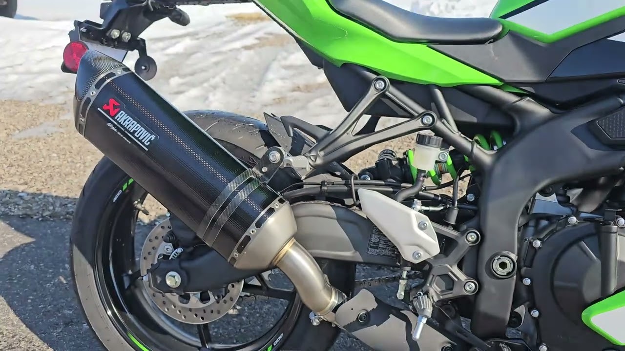 CLEAN EXHAUST INSTALL ZX4RR KAWASAKI
