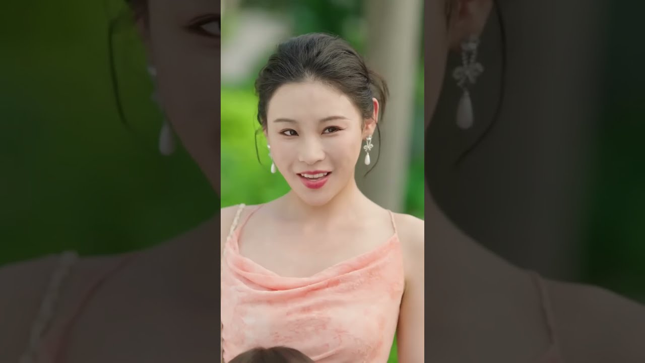 Two cute kids reborn to choose mom.All thought girl’s life sad,but she became lucky star a good life