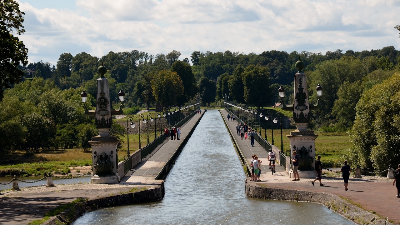 BRIARE LE CANAL