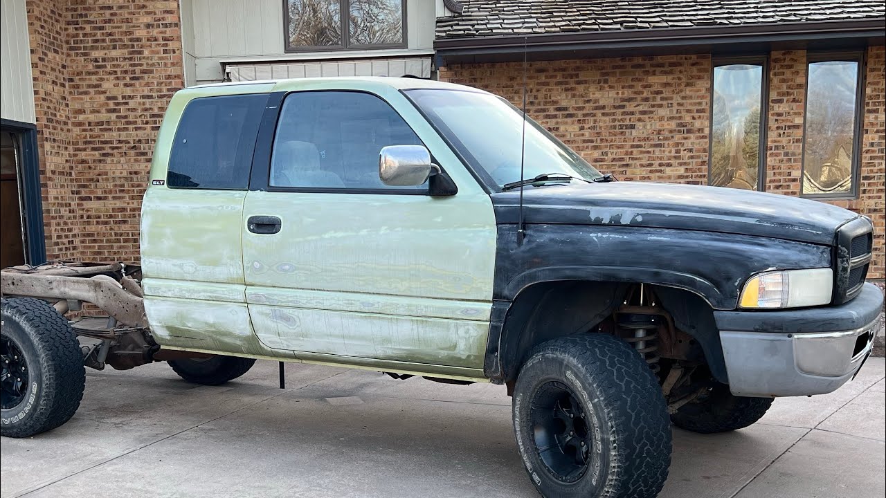 DIY bedliner paint job Bullyliner Camo Green Part 1