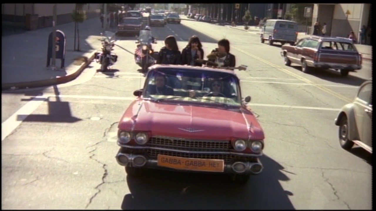 Ramones - I just wanna have something to do (Rock n' roll high school scene)