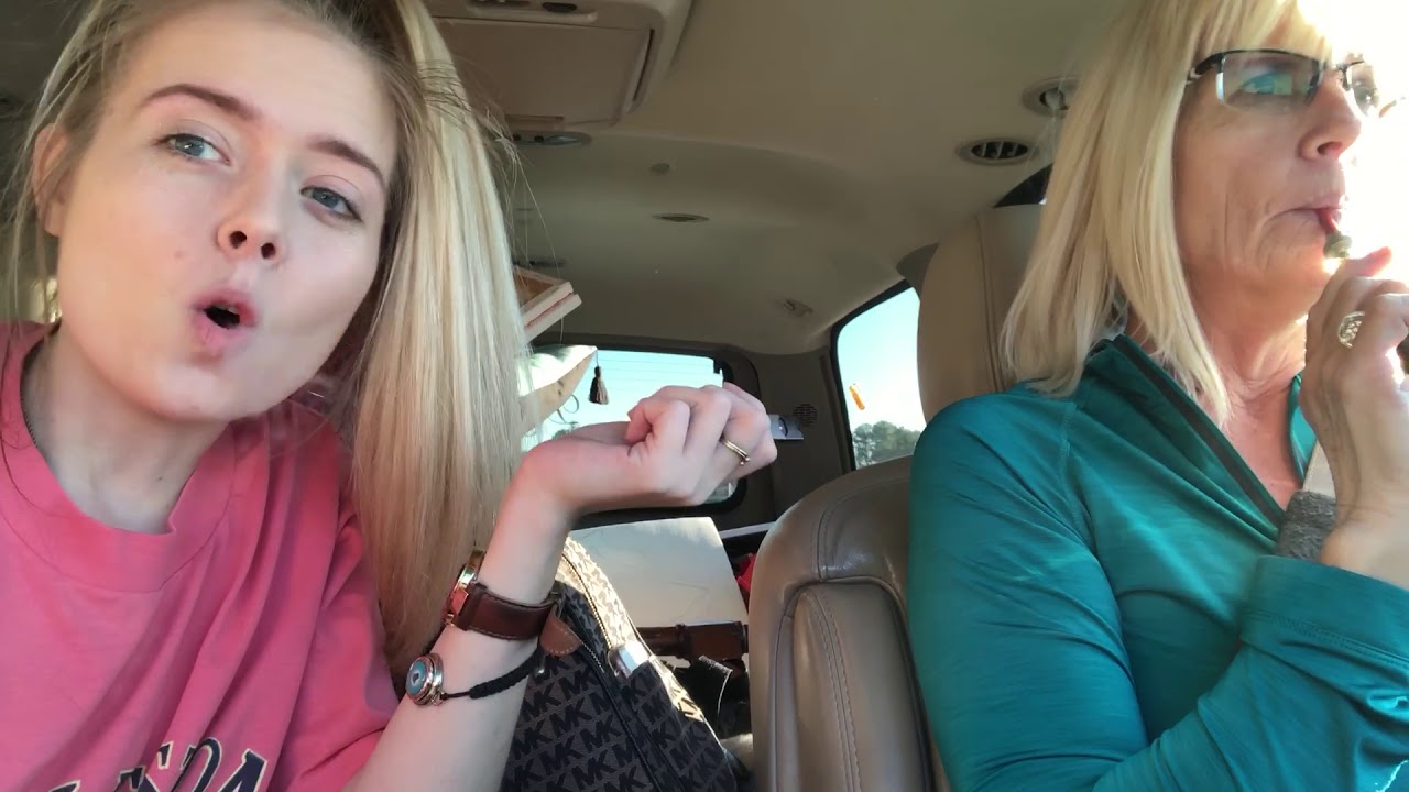 Mom tries juul 4  first time !!!