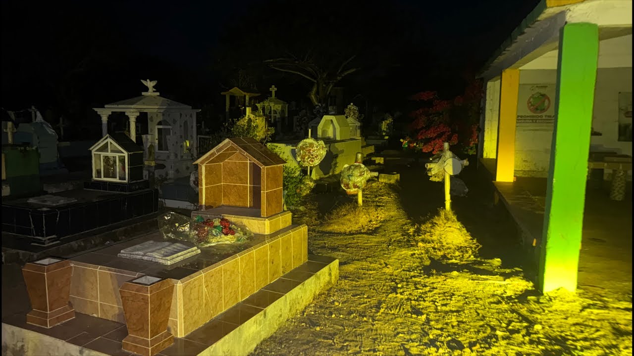 Historia de terror en el cementerio #paranormal  #terrorymisterio  #elcanadiense  #fantasmas