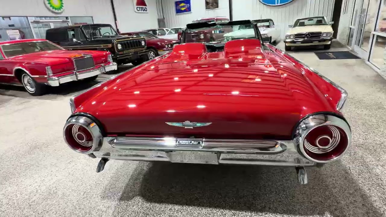 Родстер Ford Thunderbird 1962 года! Прекрасный обзор экстерьера.