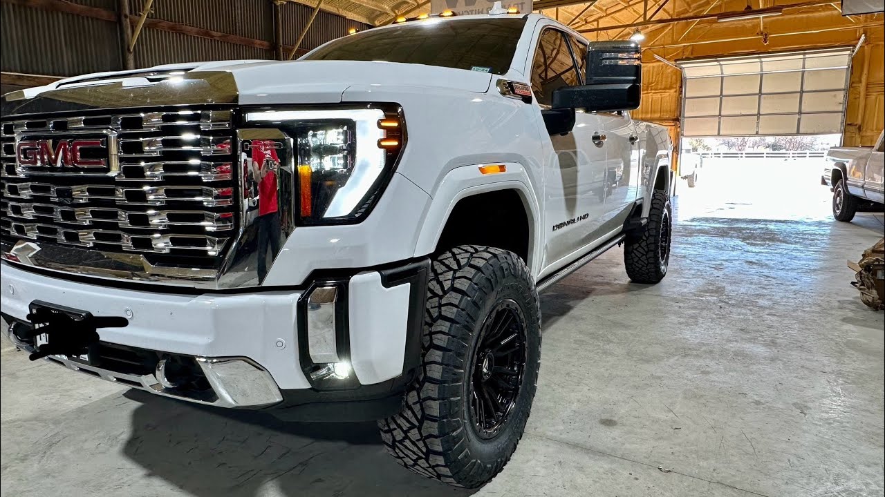 The Ultimate 2024 Duramax Upgrade: Kryptonite Leveling Kit Installed