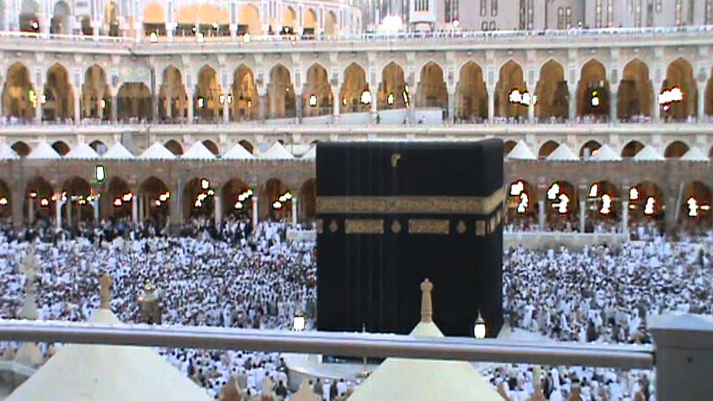 Merdunya suara adzan di Masjid Al-Haram
