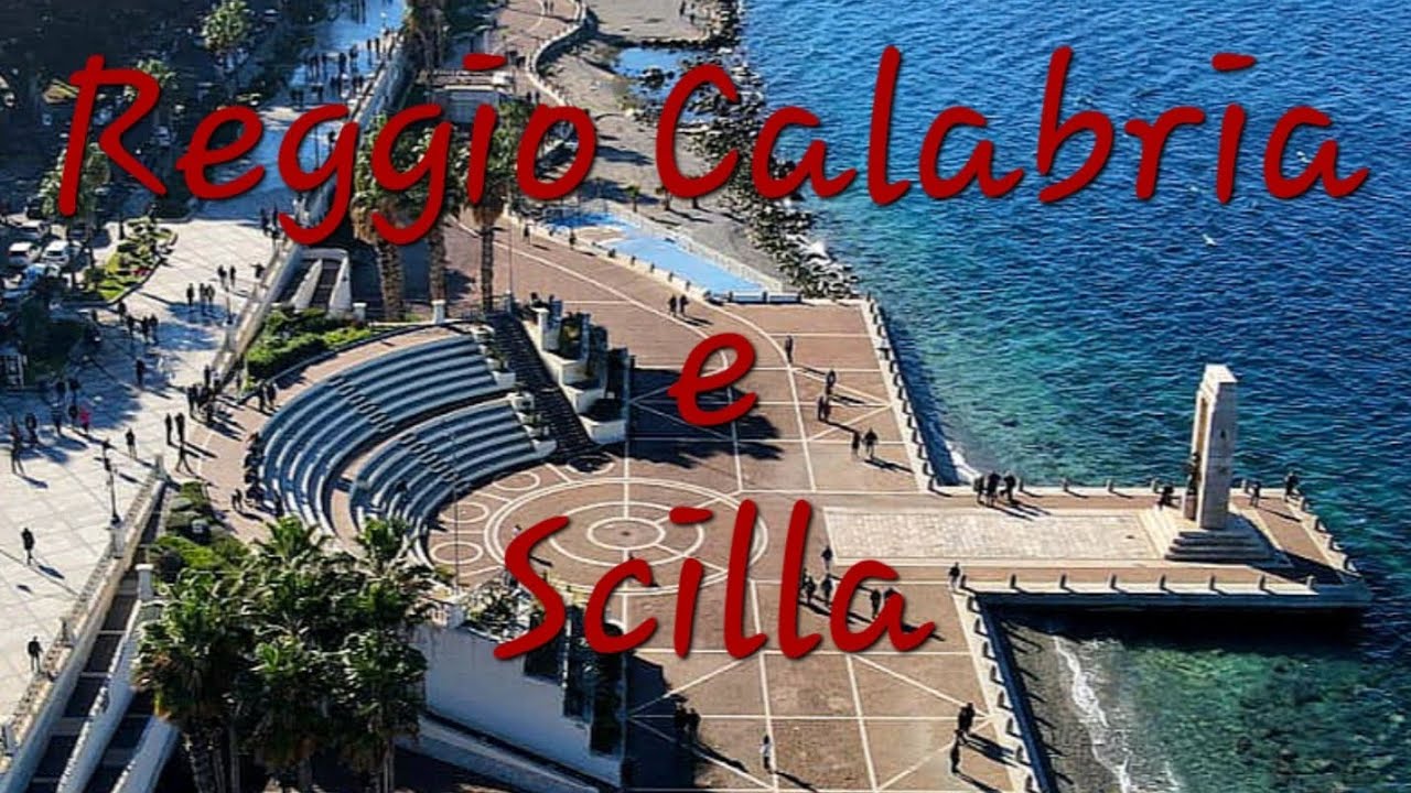 Reggio Calabria, Scilla, Chianalea e stretto di Messina visti dal drone.