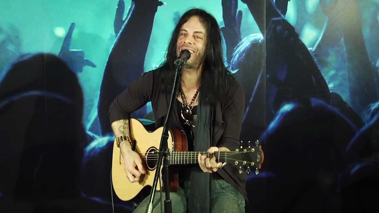Richie Kotzen Live @ LAG Booth, NAMM 2012