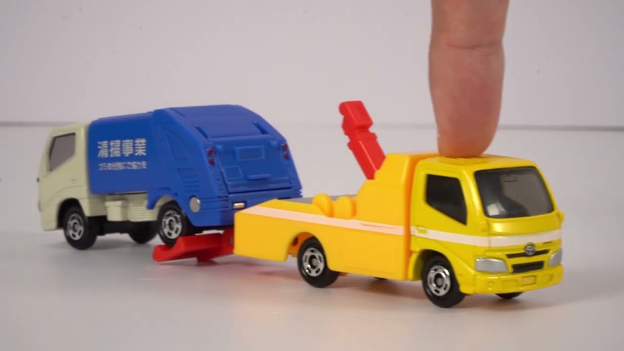 トミカ☆トミカのミニカーを開封してコンボイへ収納します！