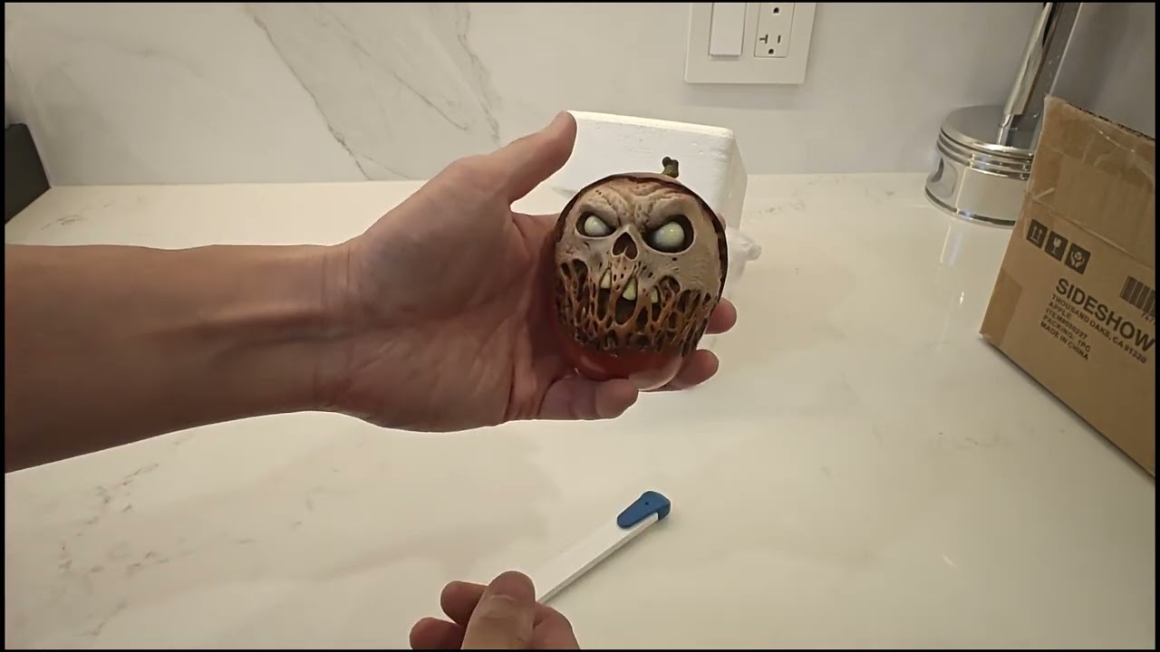 Распаковка и обзор статуэтки «Суд мертвых» из коллекции SIDESHOW Bad Apple Rotten Apple!