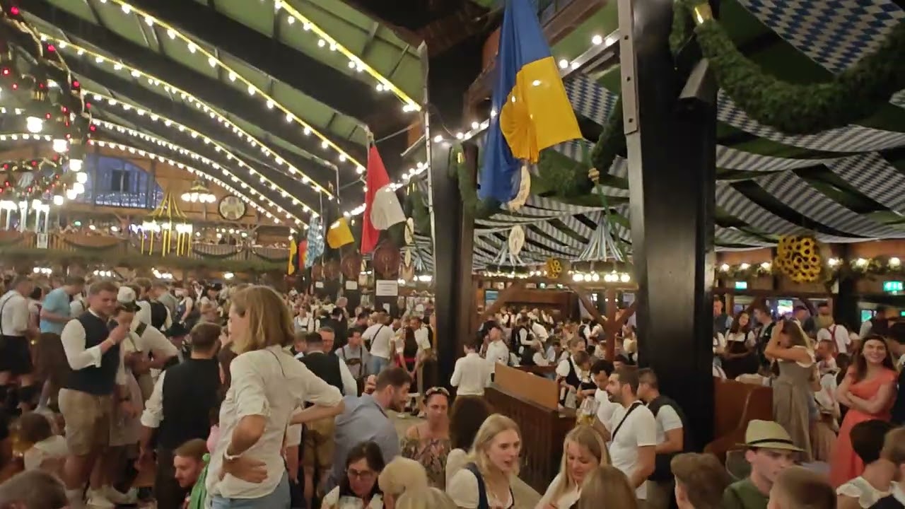 Robbie Williams - Let me entertain you(Oktoberfest version) Augustiner-Bräu tent 2025.09.21