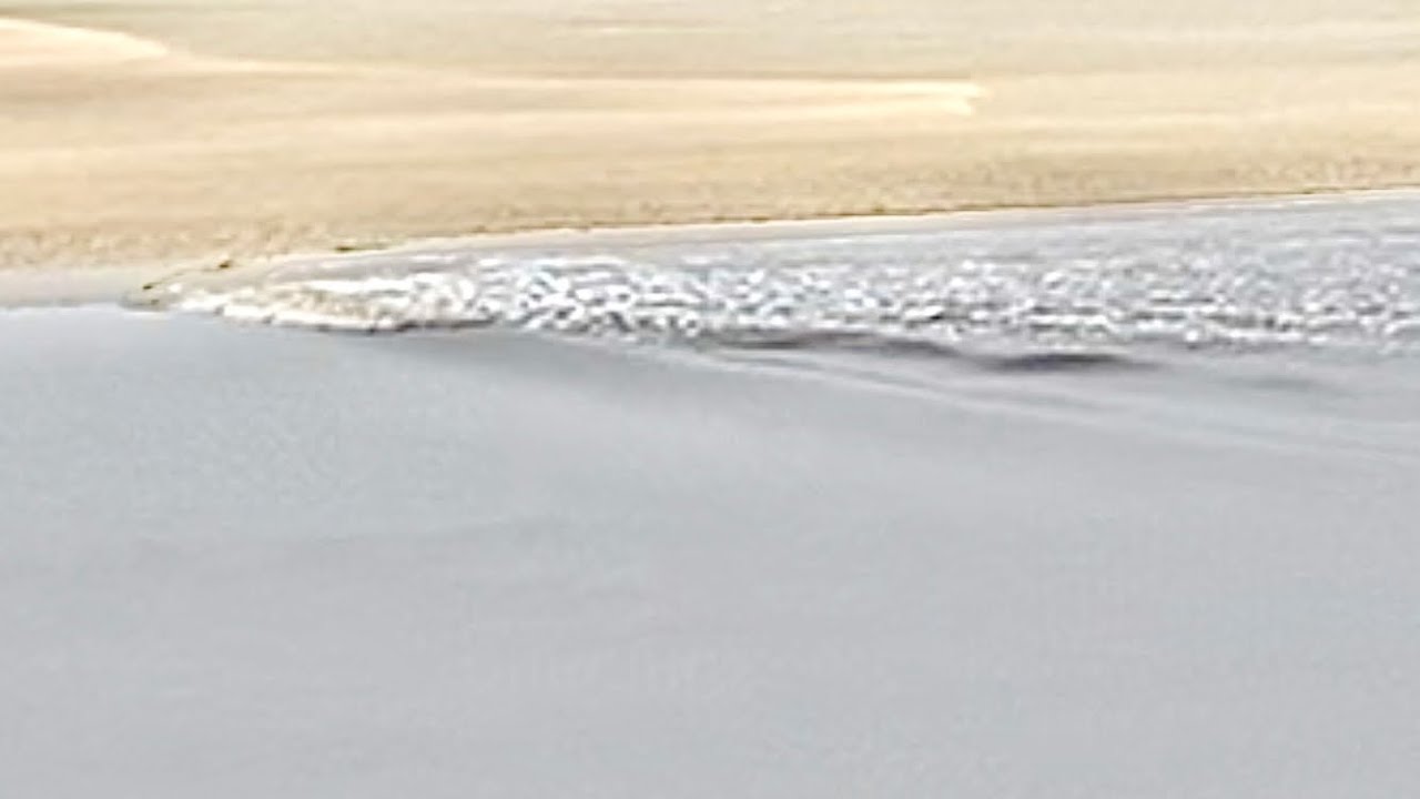 The Mersey Tidal Bore 28 April 2021 Spike Island / Widnes Cheshire. An amazing natural phenomenon!
