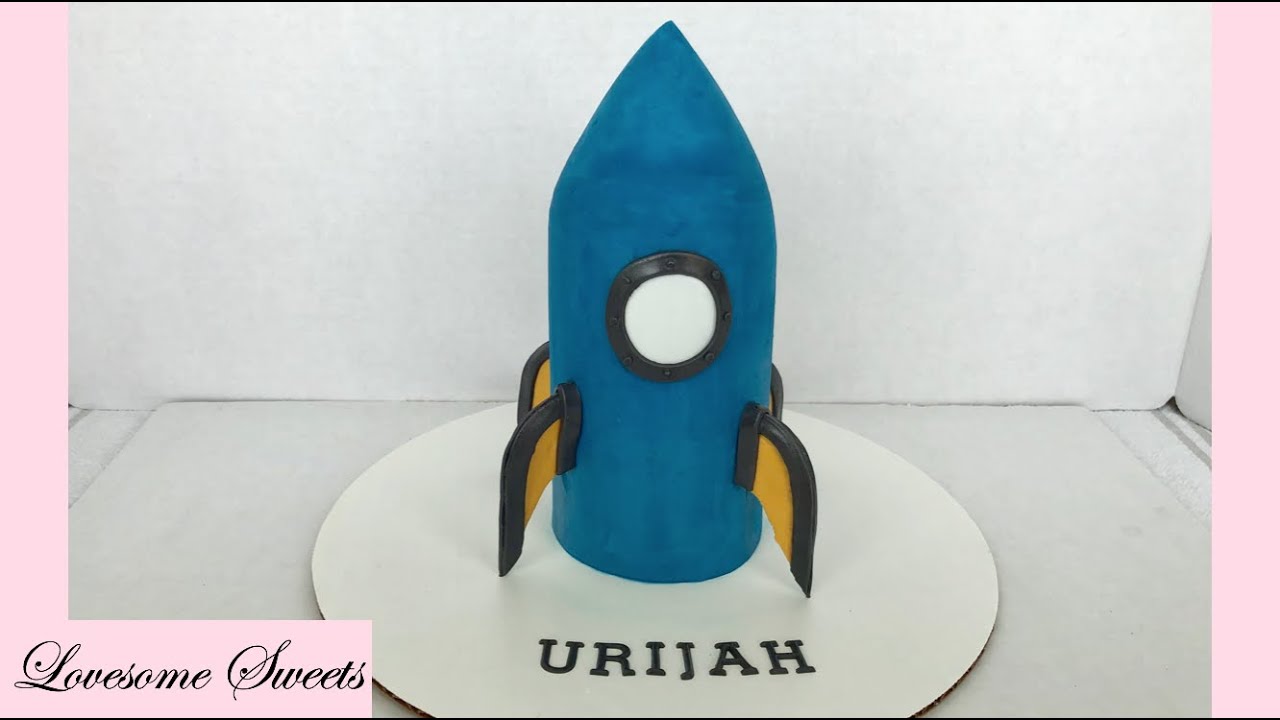 ROCKET SHIP CAKE