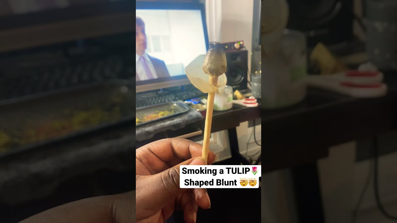 SMOKING A TULIP 🌷 SHAPED BLUNT 🥵🤯 YOU HAVE TO TRY IT! #shorts