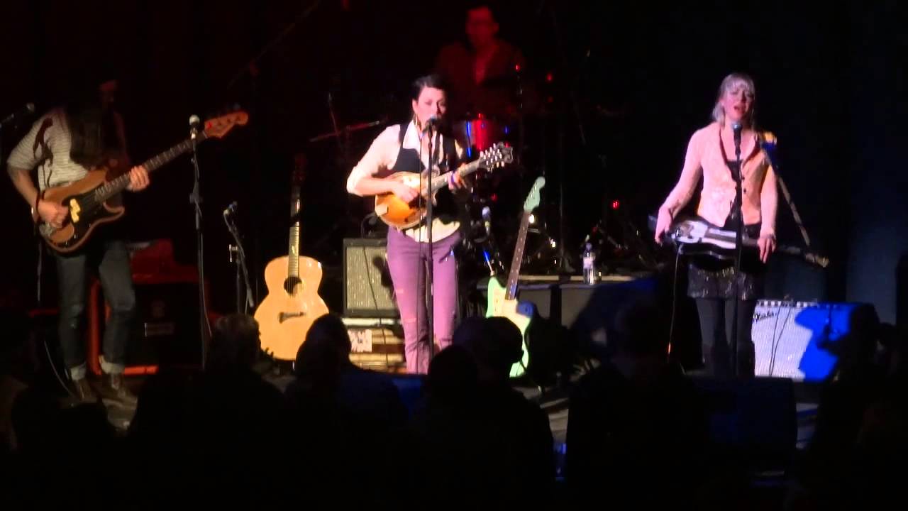 Larkin Poe  11
