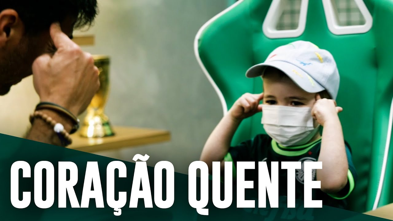ACADEMIA DE FUTEBOL RECEBE VISITA MAIS DO QUE ESPECIAL
