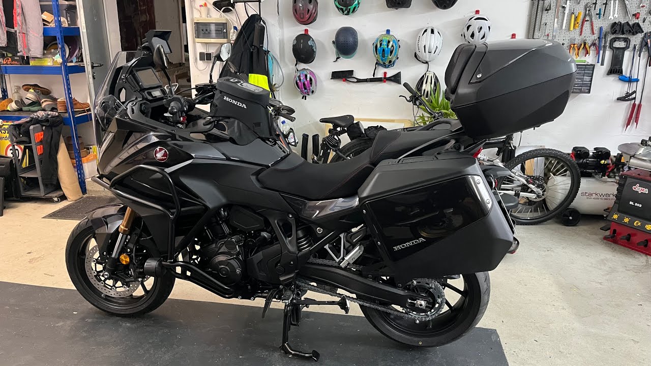 Hallo Anna - Eines der besten  Motorräder fürs Fahren mit Sozius -  Honda NT1100 DCT + ES