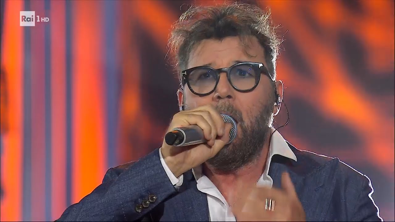 Paolo Vallesi canta 