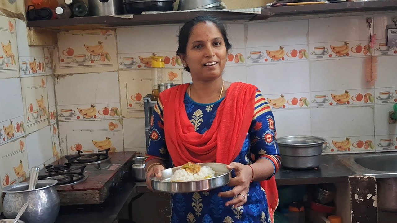 🥒🥒🥚🥚Pudalangai and avarakai muttai poriyal - புடலங்காய் மற்றும் அவரைக்காய் முட்ட பொறியல்🍲🍲