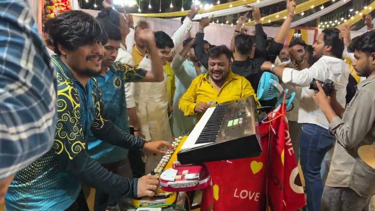 पैश्याच्या पाऊस एकदम जबरदस्त हळदी SHOW || पब्लिक ने केलं फुल ENJOY || हळद बजावली आणि गाजवली ||