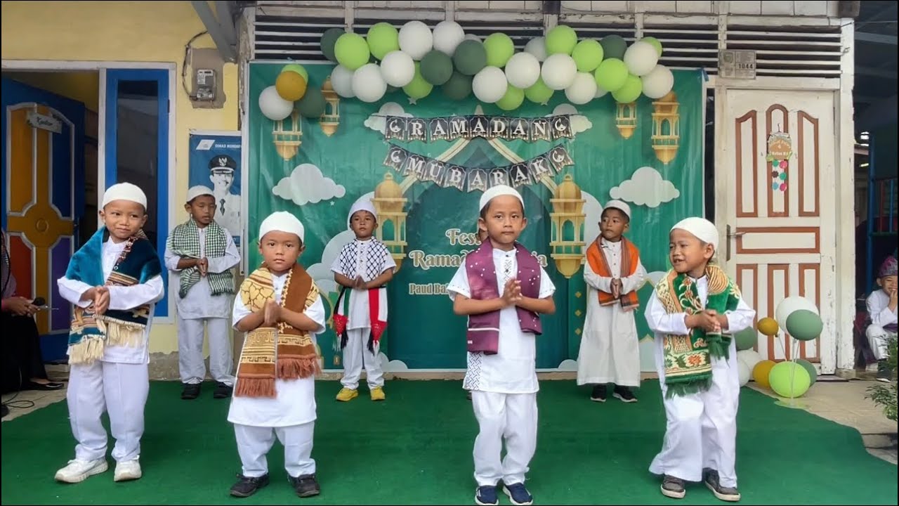 Tari “Rindu Muhammadku” Persembahan dari anak Laki-Laki Kelas B3