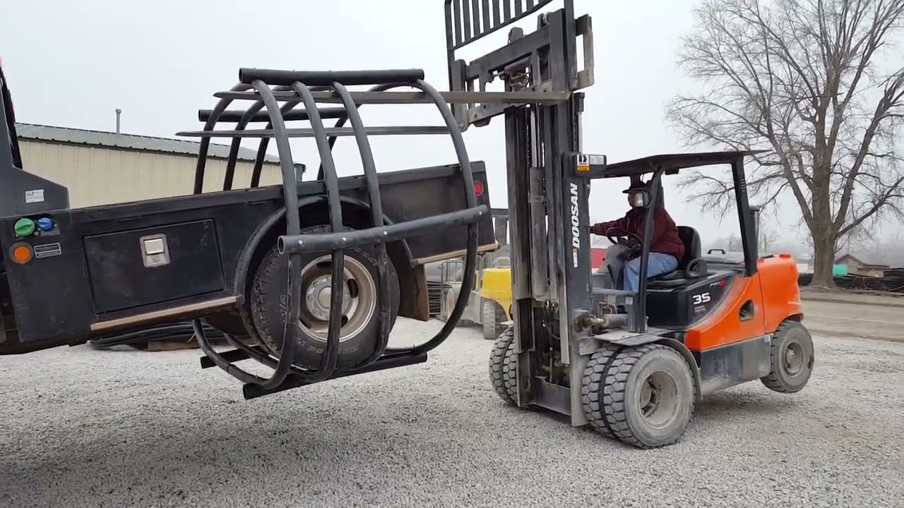 Century Products USA Poly Hay Feeders STRONG ENOUGH TO LIFT A TRUCK!!!