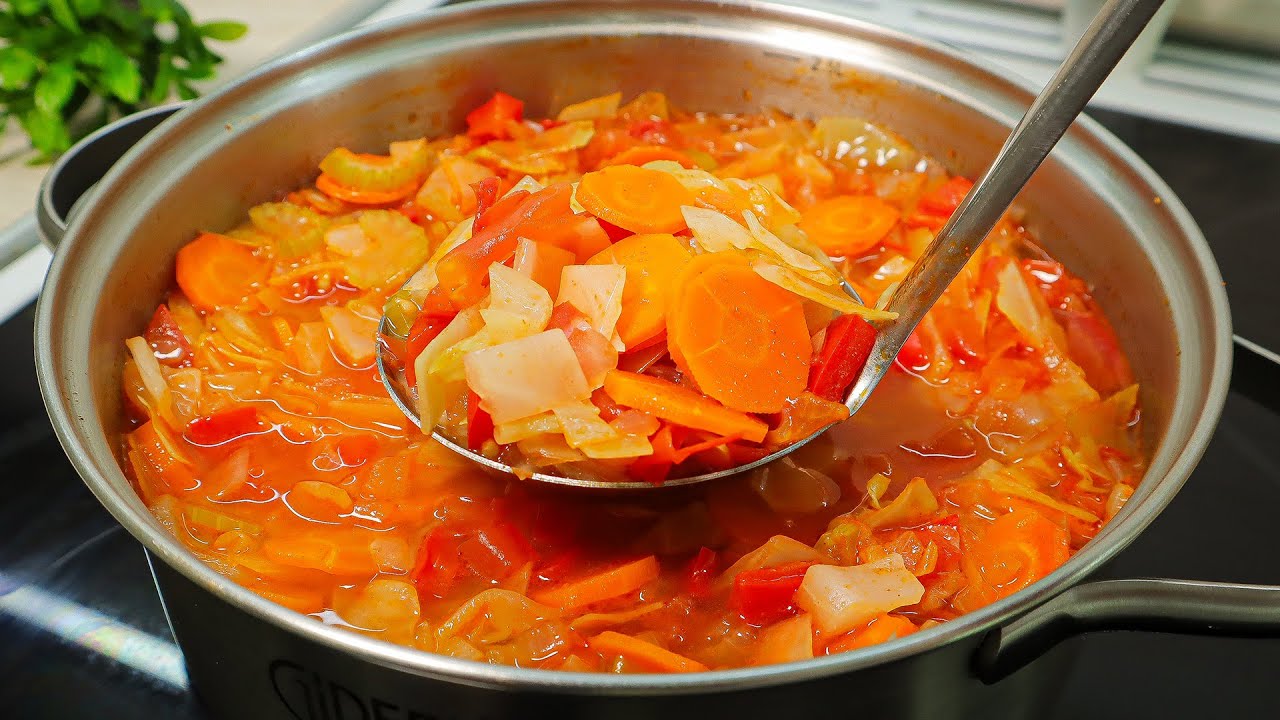 Diese Kohlsuppe ist wie Medizin für meinen Magen! Ich kann diese Suppe jeden Tag essen!
